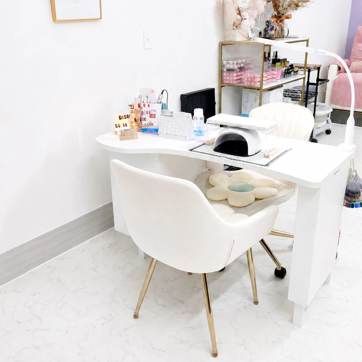 Shine Nail店内の様子 1