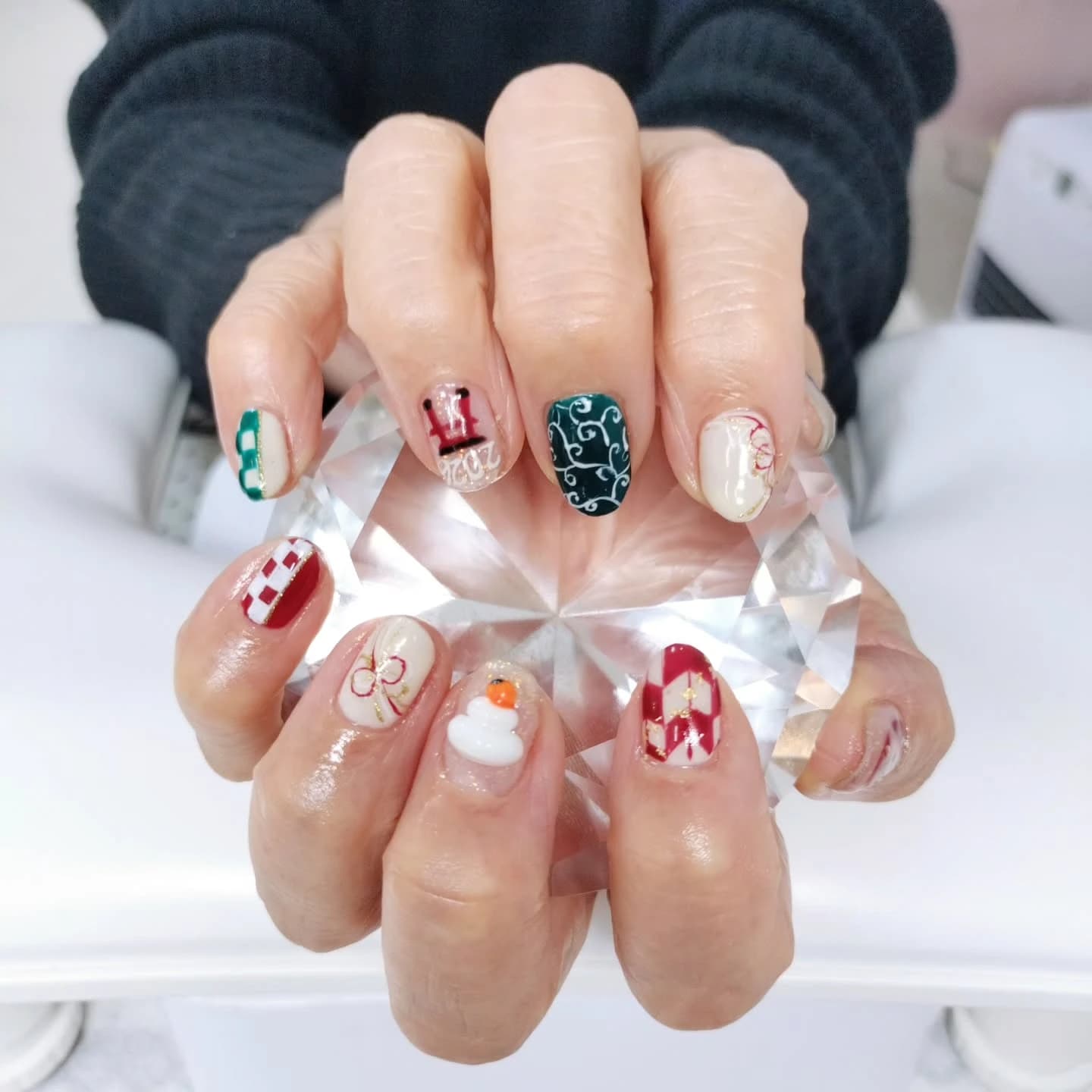 Shine Nailでネイルを楽しむお客様
